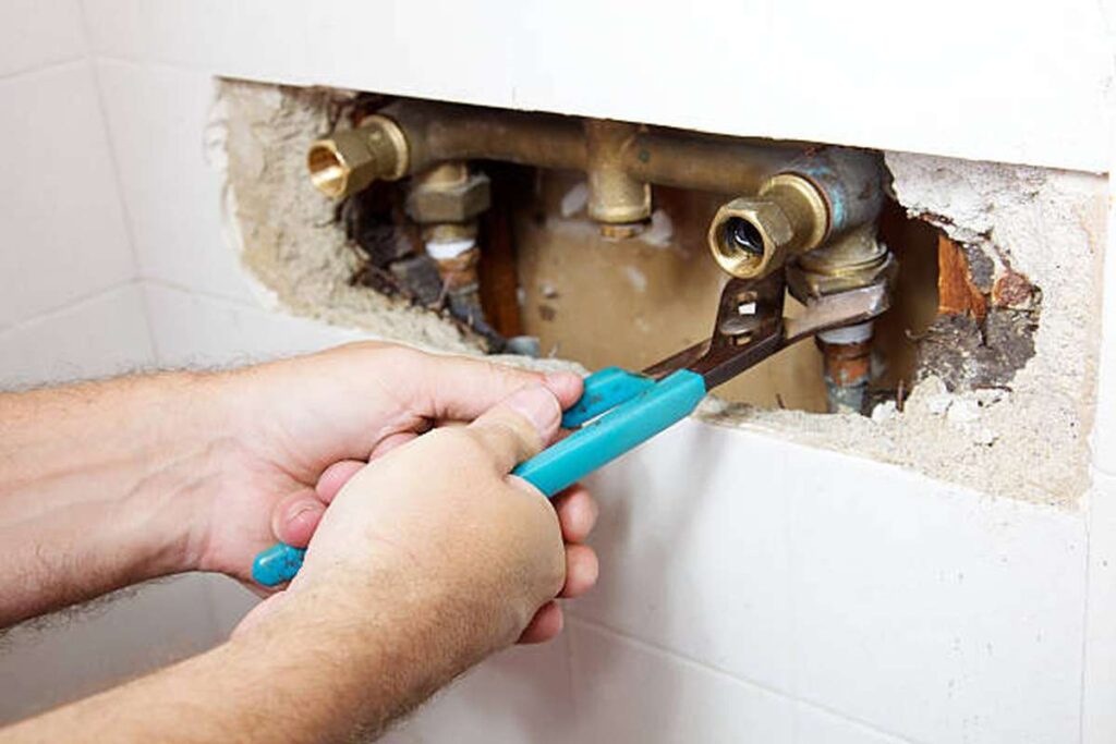 can plumbers detect leaks behind walls 3