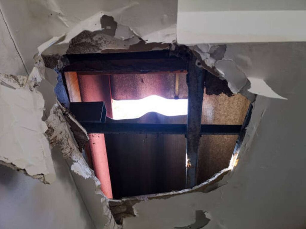 can the leaking ceiling collapse