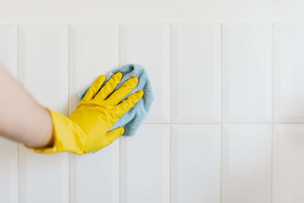 how do professionals clean tile and grout (3)