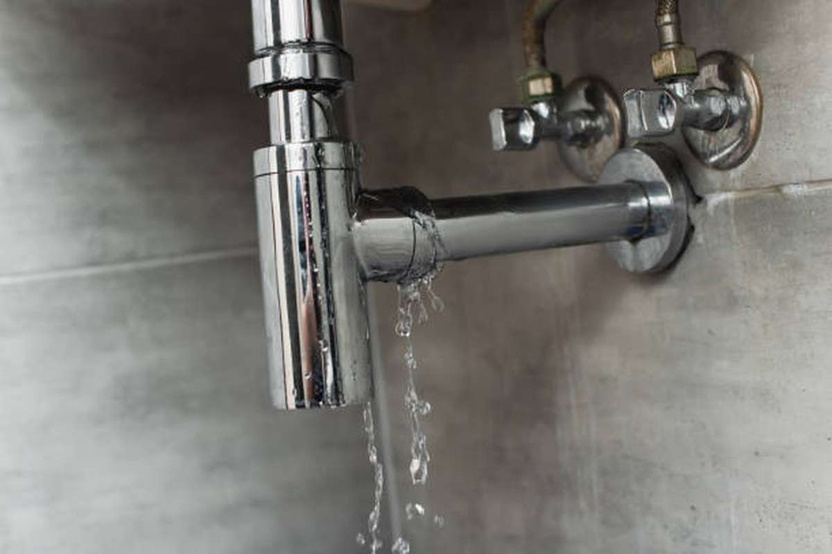 what are the indications of a water leak (3)