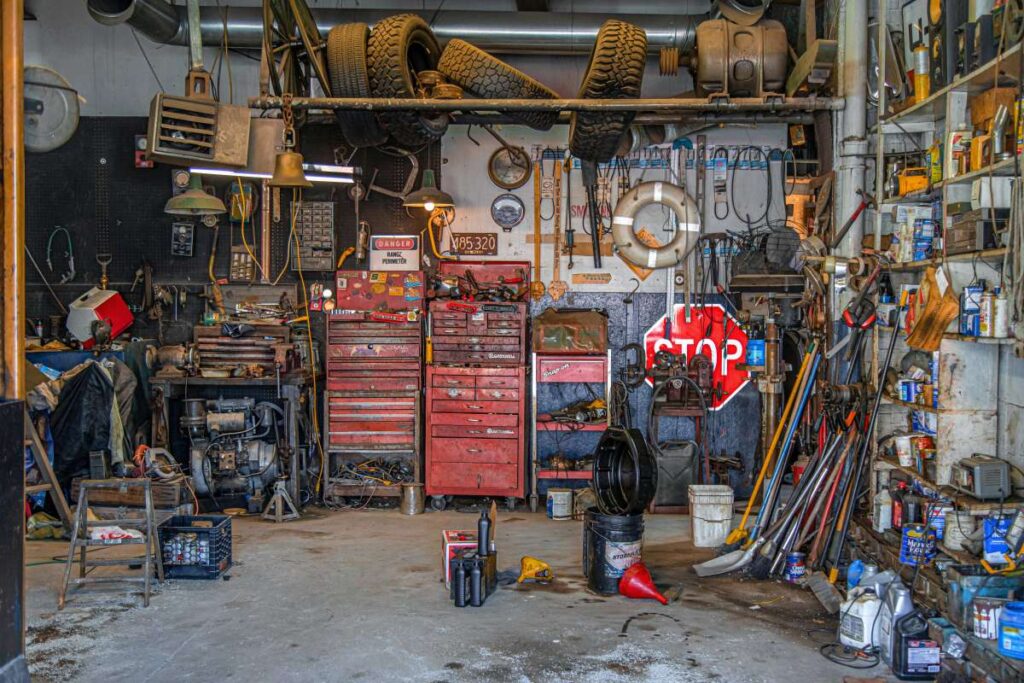 what to store in your garage and what not to (2)