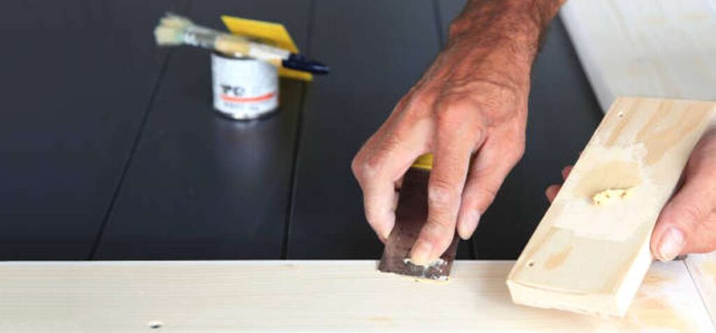 what's the difference between wood putty and wood filler